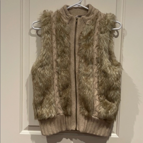 Vest - Picture 1 of 5